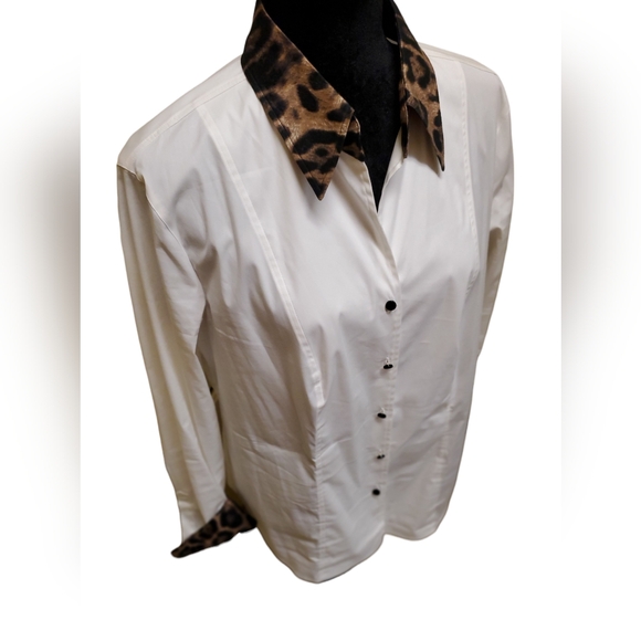 Escada Size 44 White Blouse with Leopard Print Collar and Sleeves - Picture 2 of 6